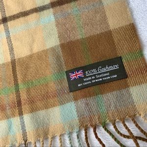 100% Cashmere Plaid Scarf 🧣